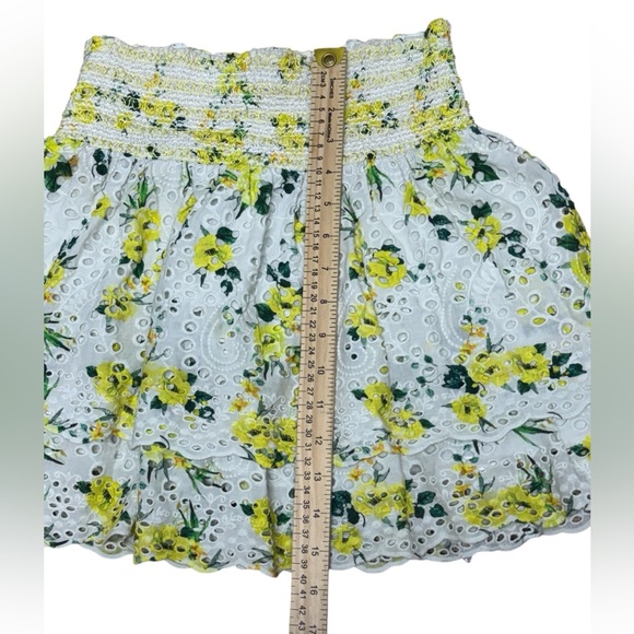 Alice + Olivia Bethie Smocked Mini skirt size 6 - Picture 9 of 9